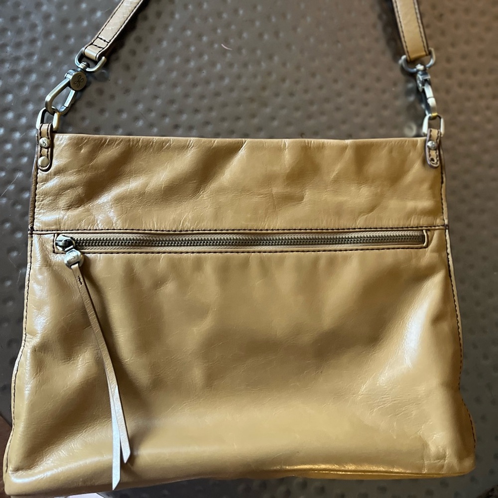 HOBO Cambel(?) Cross Body Bag Beautiful Color.  Excellent Condition.